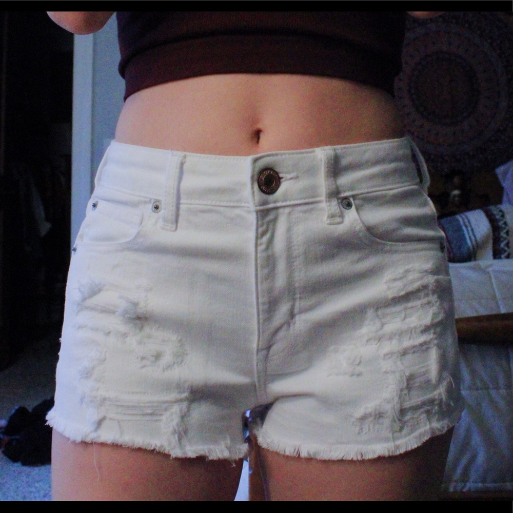 American Eagle white shorts